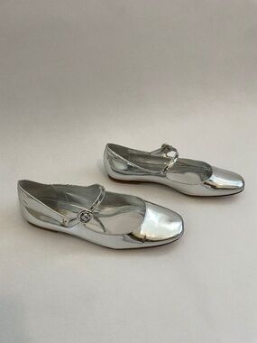 New Larroude Blair Metallic Silver Patent Leather Ballet Flat, Size 8